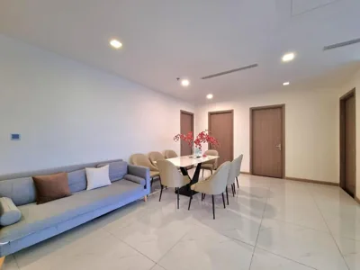 Four-Bedroom Apartment with Balcony — Vinhomes Signature Apartment Ho Chi Minh